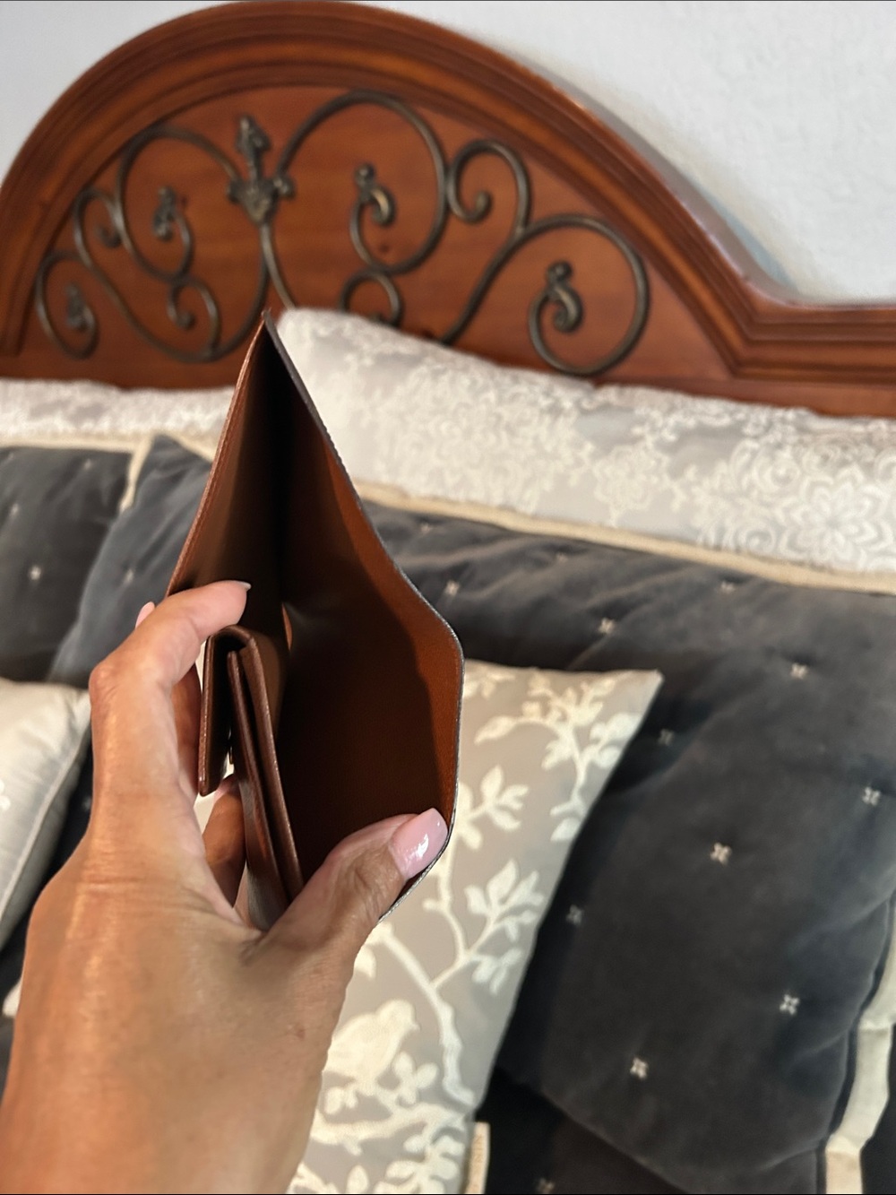 Louis Vuitton Monogram Passport Holder in Brown and Gold - Picture 8 of 9